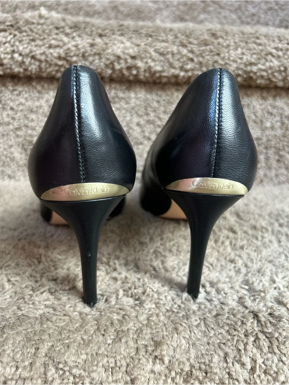 Calvin Klein Kirstin pumps in black